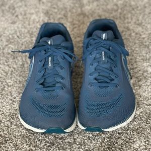 Altra Escalante Running Shoes